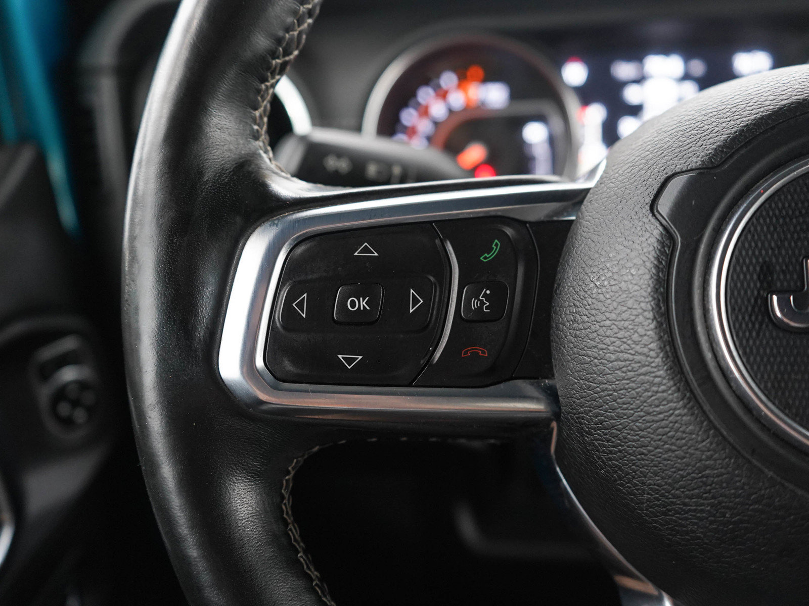 Used 2020 Jeep Wrangler Unlimited Sahara AWD/4WD image 25