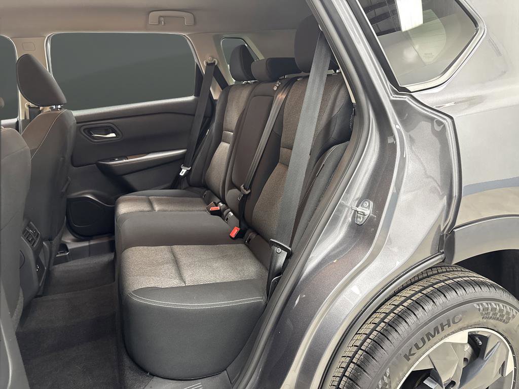 Used 2024 Nissan Rogue SV image 26