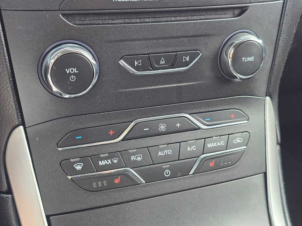 Used 2017 Ford Edge SEL w/ Equipment Group 201A image 31