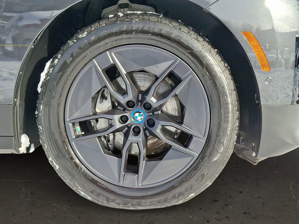 Used 2025 BMW iX xDrive50 w/ Premium Package image 9