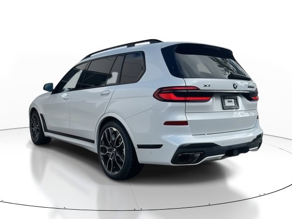 New 2026 BMW X7 M60i w/ Executive Package image 4