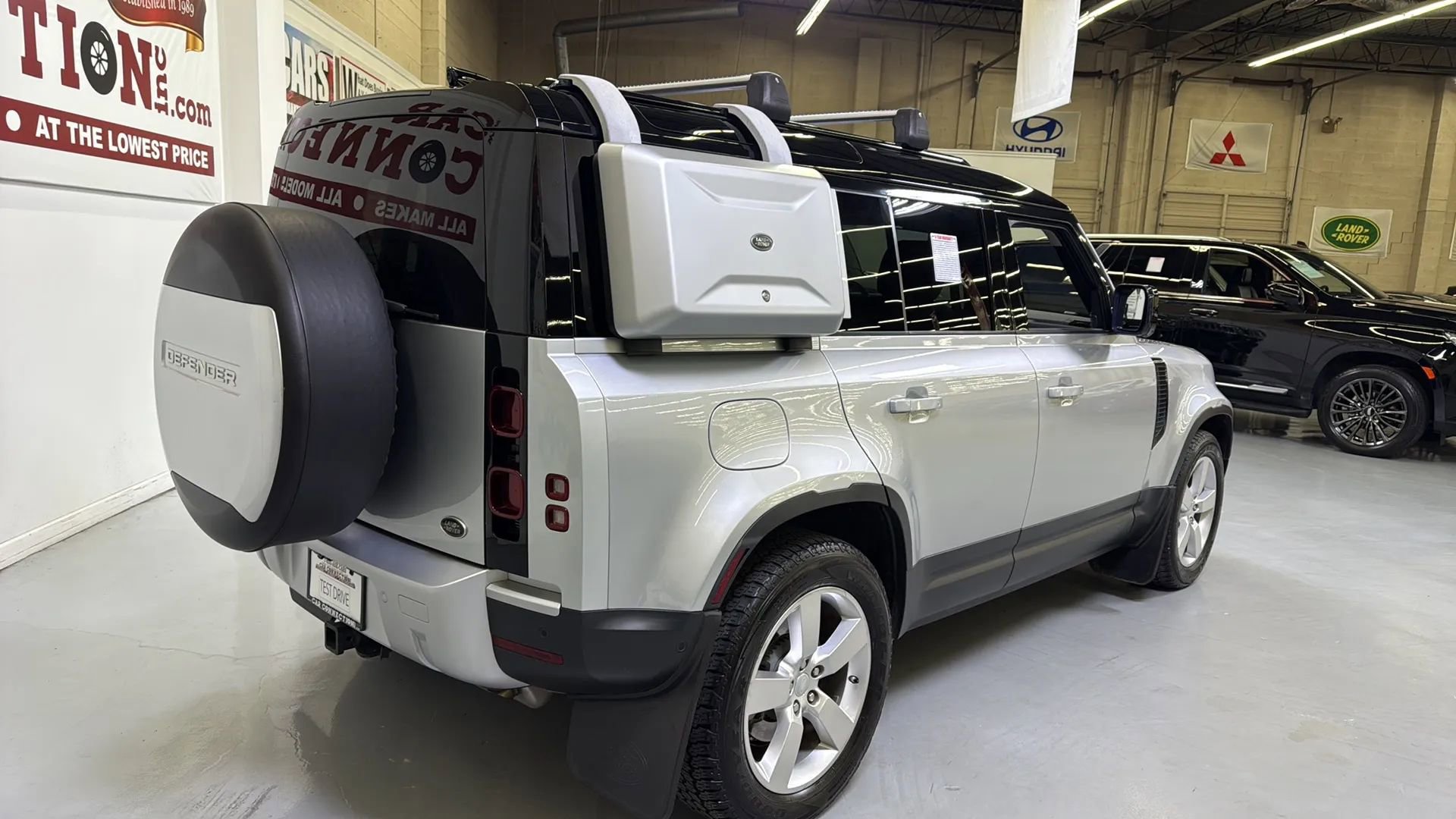 Used 2020 Land Rover Defender 110 First Edition AWD/4WD image 8