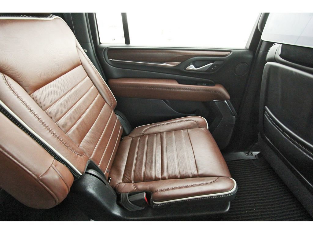 Used 2024 GMC Yukon XL Denali Ultimate image 11