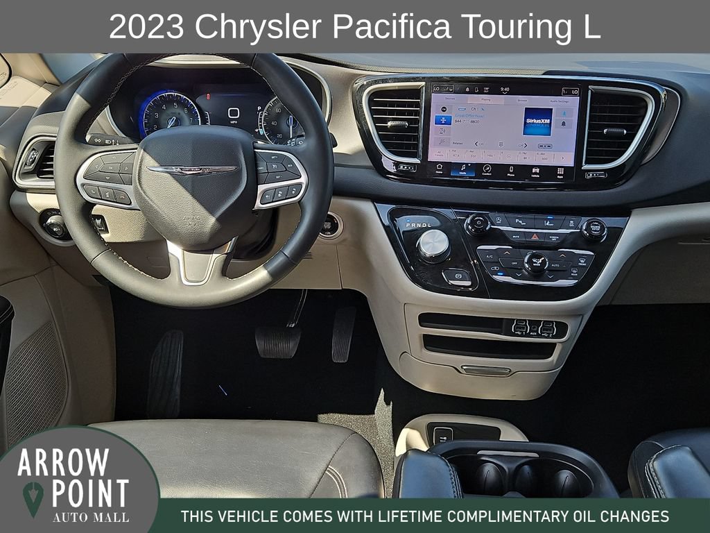 Used 2023 Chrysler Pacifica Touring-L FWD image 20