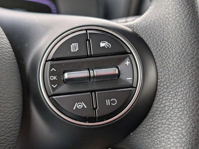 Used 2025 Kia Soul LX image 30