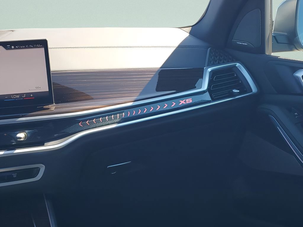 Used 2026 BMW X5 sDrive40i image 26