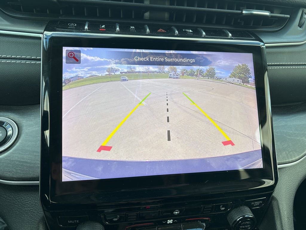 Used 2022 Jeep Grand Cherokee L Limited image 27