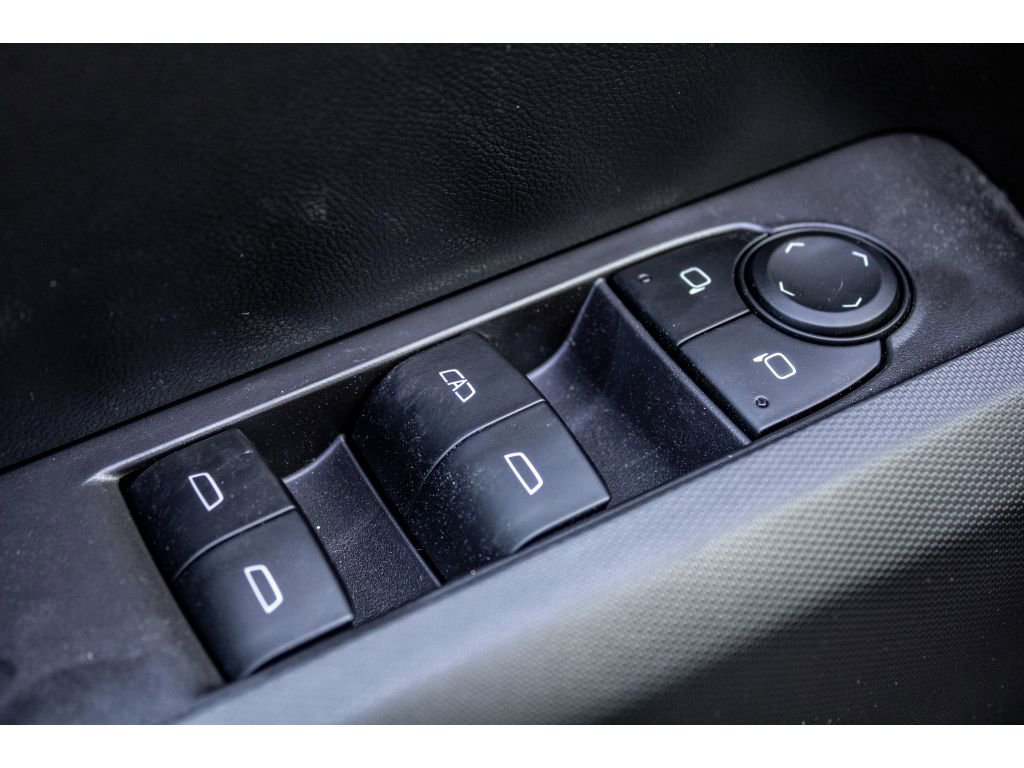 New 2026 GMC Canyon Elevation w/ Convenience Package image 32