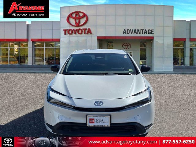 Used 2023 Toyota Prius LE AWD/4WD image 2