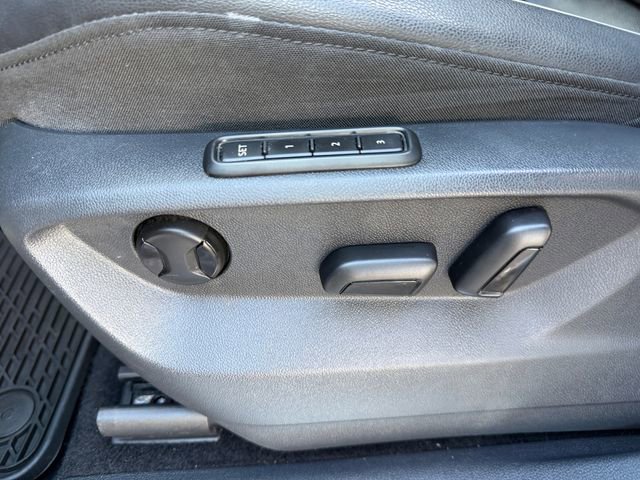 Used 2020 Volkswagen Tiguan SEL Premium R-Line image 16