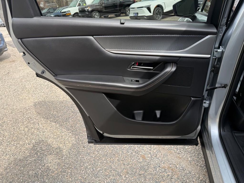 Used 2024 MAZDA CX-90 Plug-In Hybrid w/ Premium Plus image 16