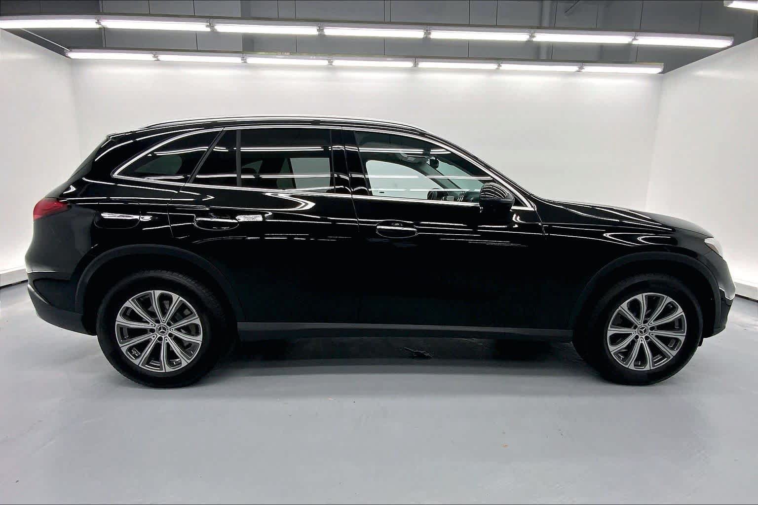 Used 2023 Mercedes-Benz GLC 300 image 6