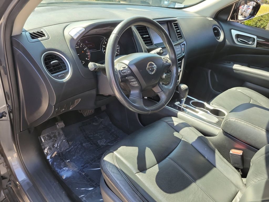 Used 2017 Nissan Pathfinder SV image 20
