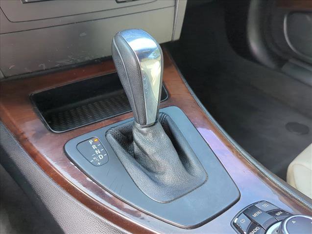 Used 2012 BMW 335i Convertible image 21