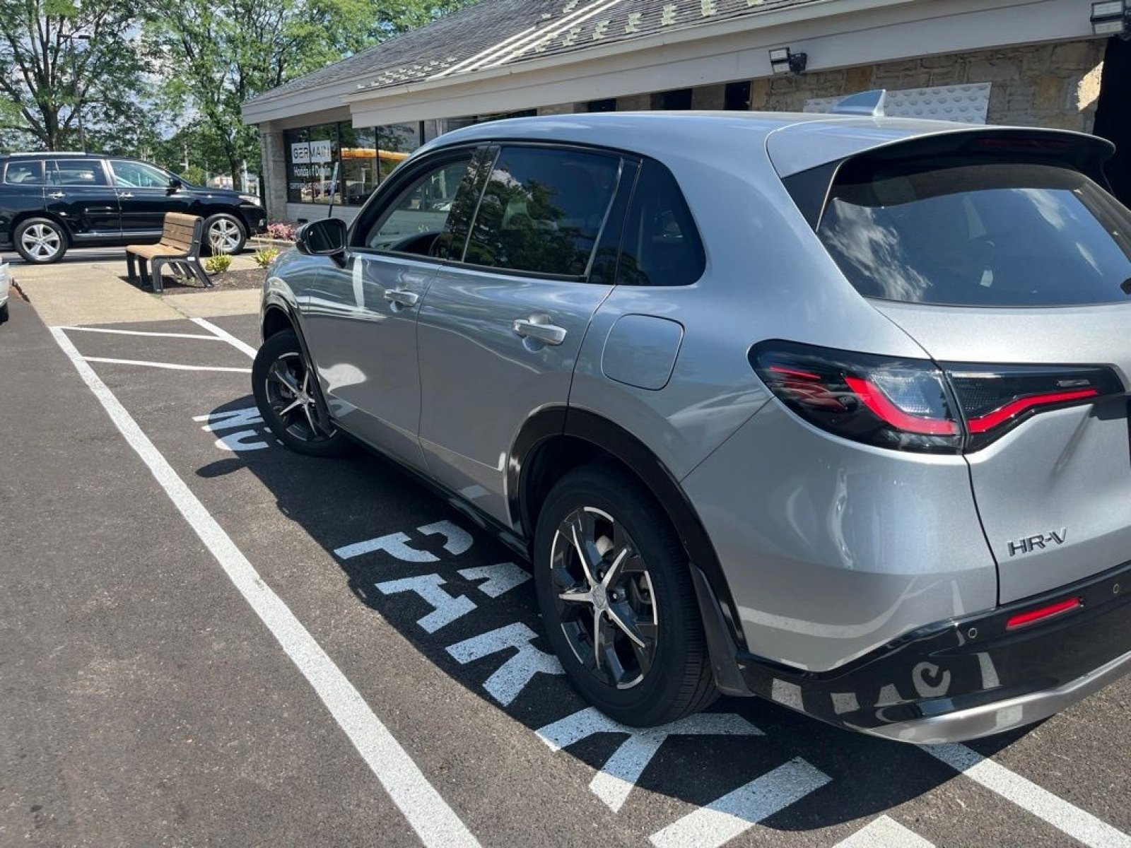 Used 2025 Honda HR-V EX-L image 5