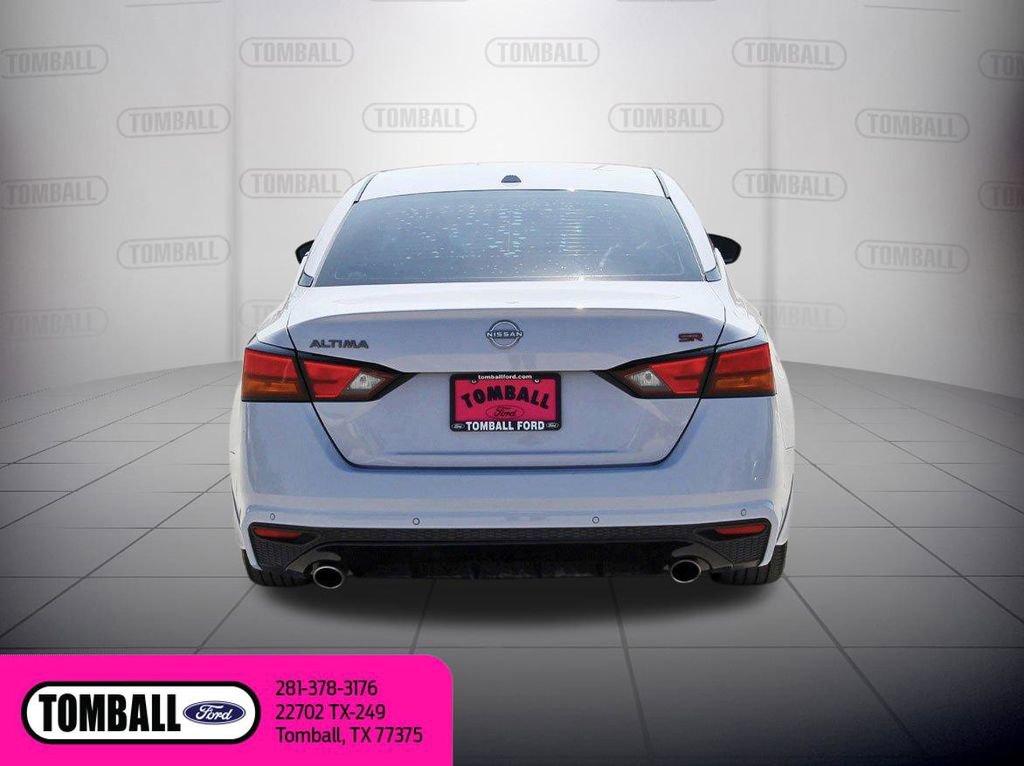 Used 2024 Nissan Altima 2.5 SR w/ SR Premium Package image 6