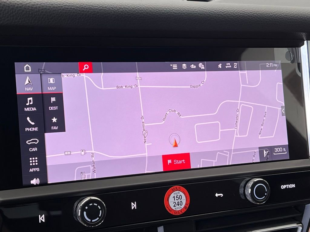 Used 2025 Porsche Macan image 13