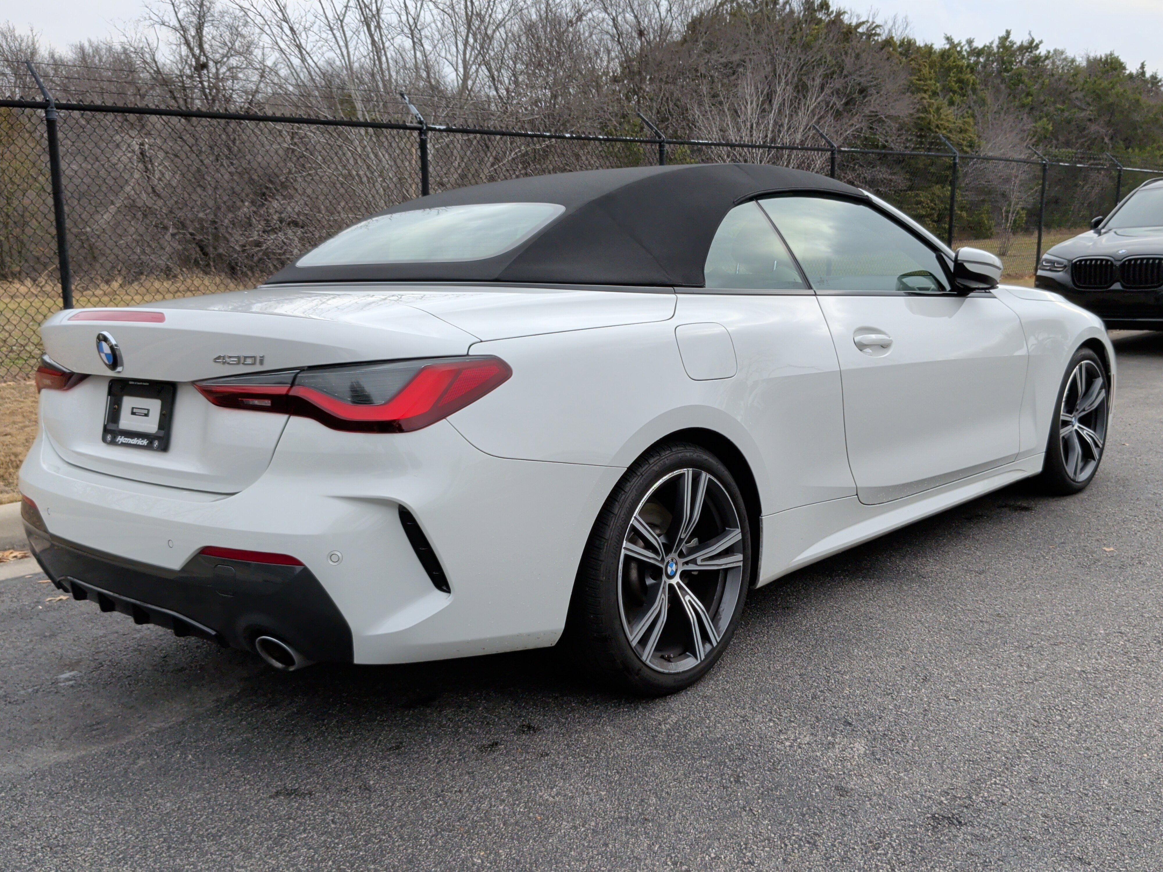 Used 2023 BMW 430i Convertible w/ M Sport Package image 7