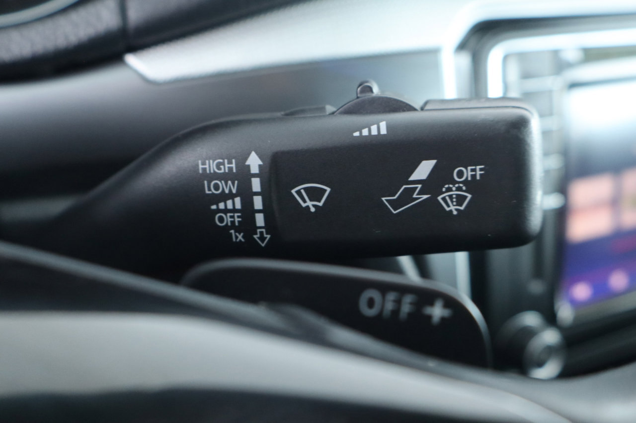 Used 2017 Volkswagen Passat 1.8T R-Line image 26