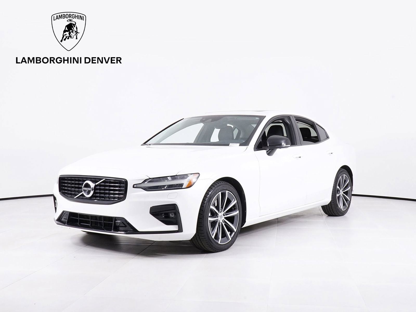 Used 2022 Volvo S60 B5 Momentum