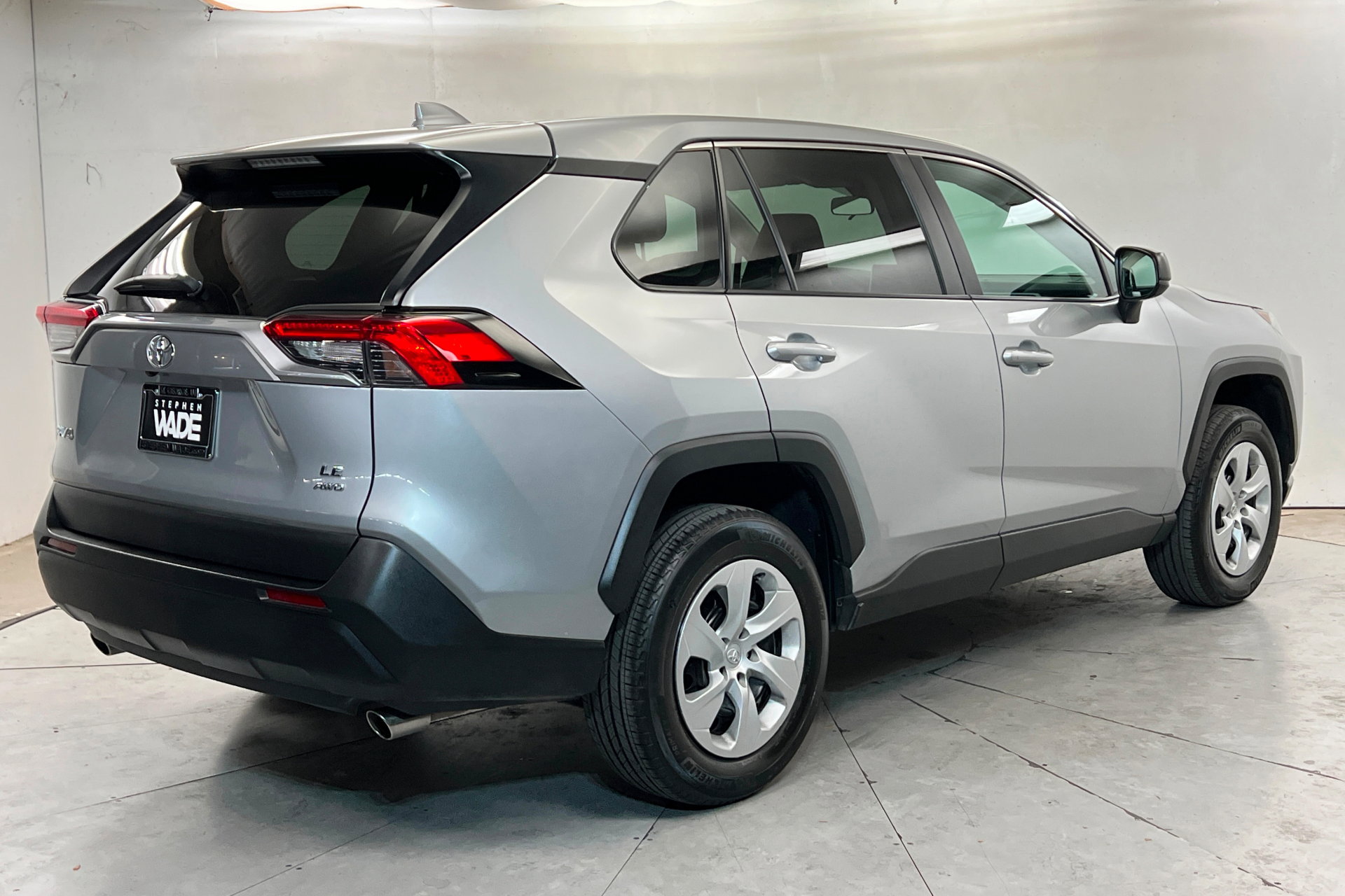 Certified 2024 Toyota RAV4 LE AWD/4WD image 6