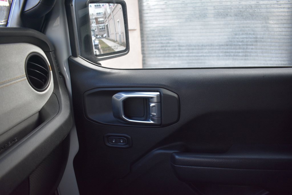 Used 2025 Jeep Wrangler Sport S image 19