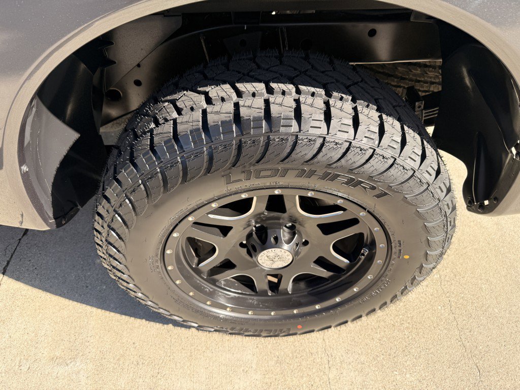 Used 2012 Nissan Titan SV image 19