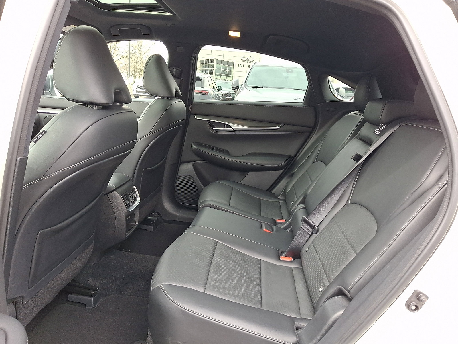 Certified 2023 INFINITI QX55 Luxe w/ Cargo Package image 10