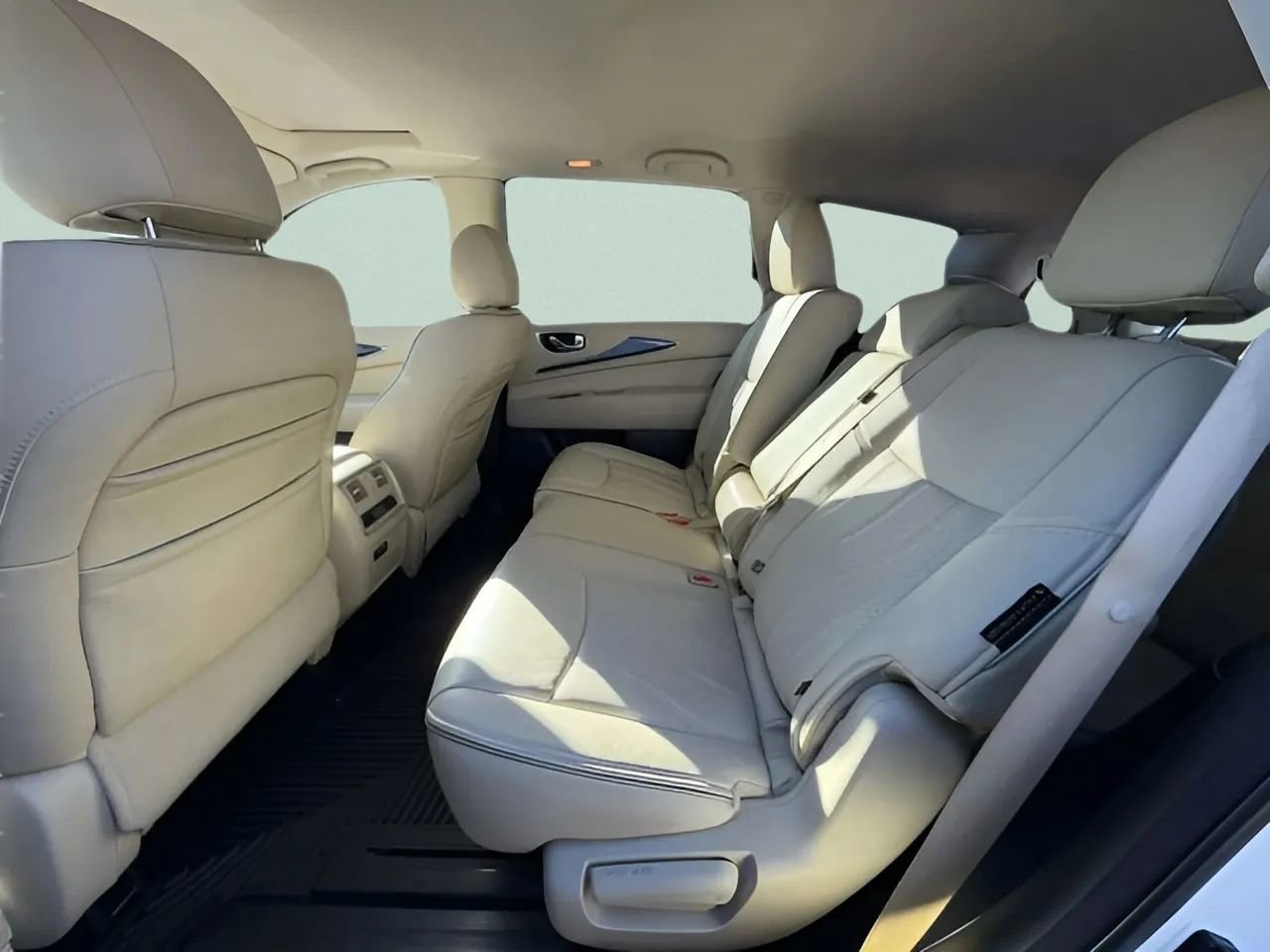 Used 2019 INFINITI QX60 Luxe w/ Essential Package image 34