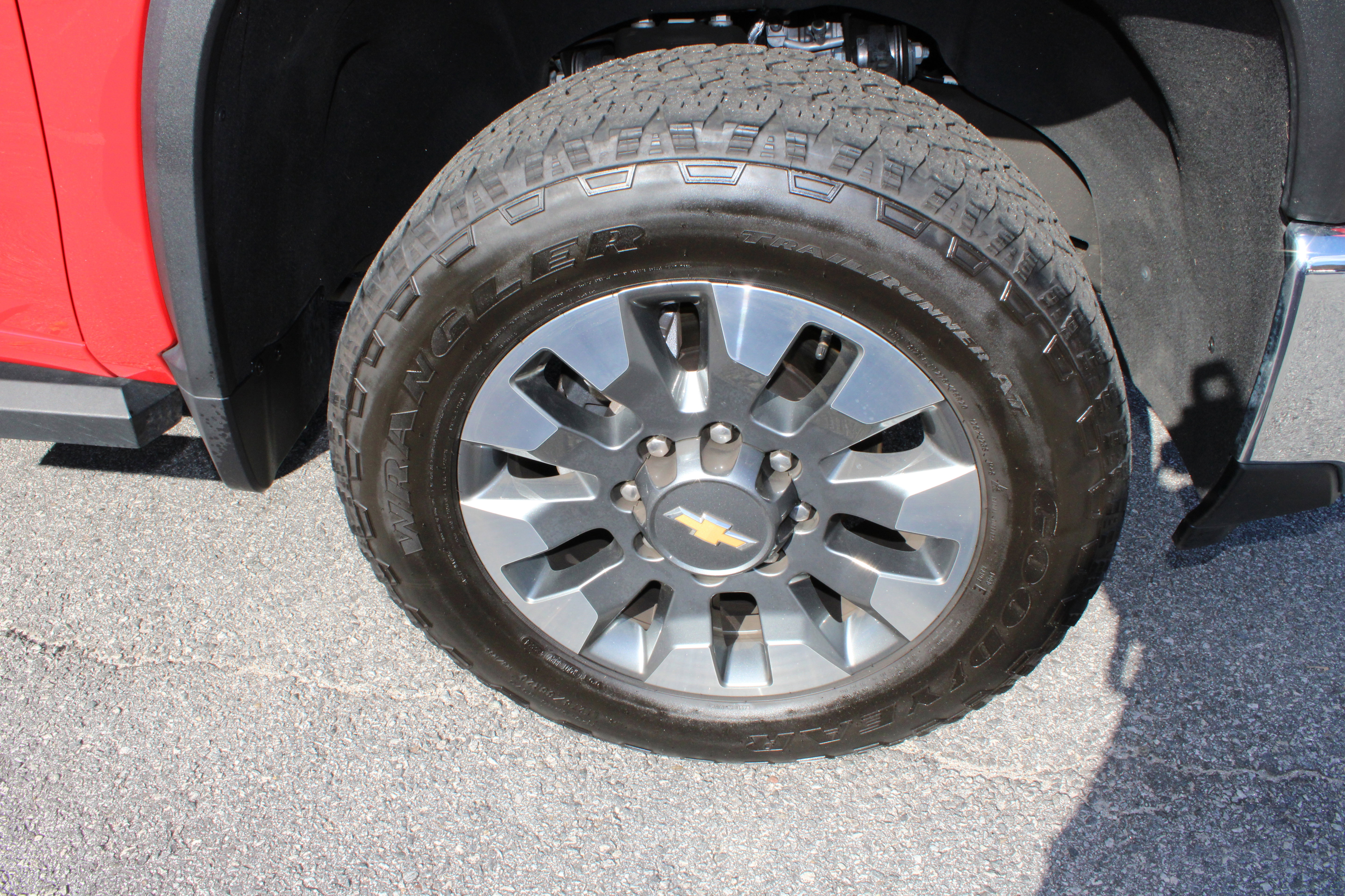 Used 2024 Chevrolet Silverado 2500 LT image 9