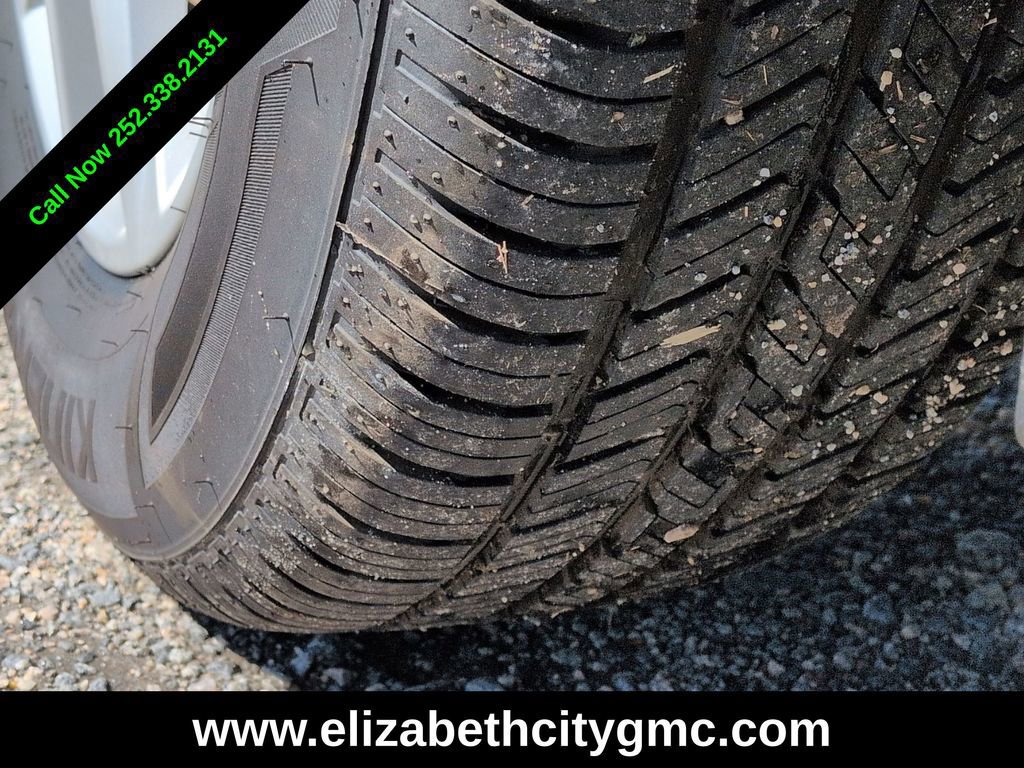 Used 2023 Chevrolet Equinox LT w/ Driver Convenience Package FWD image 13
