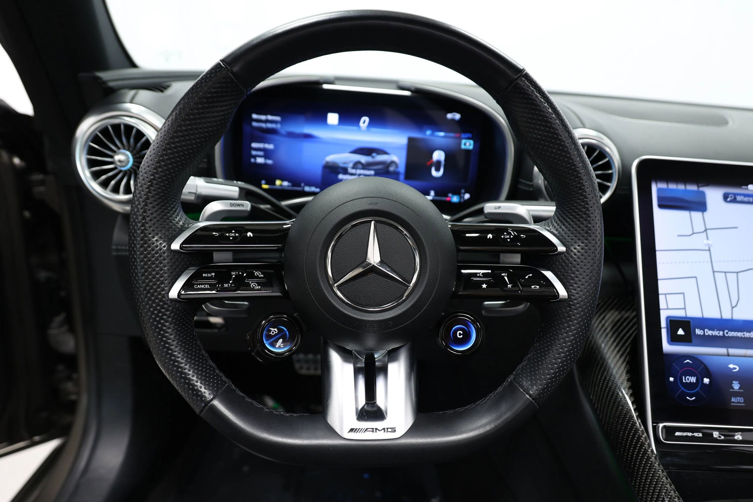 Used 2022 Mercedes-Benz SL 63 AMG 4MATIC image 32