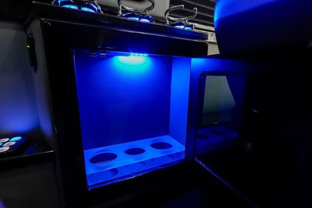 Used 2018 Mercedes-Benz Sprinter 3500 image 87