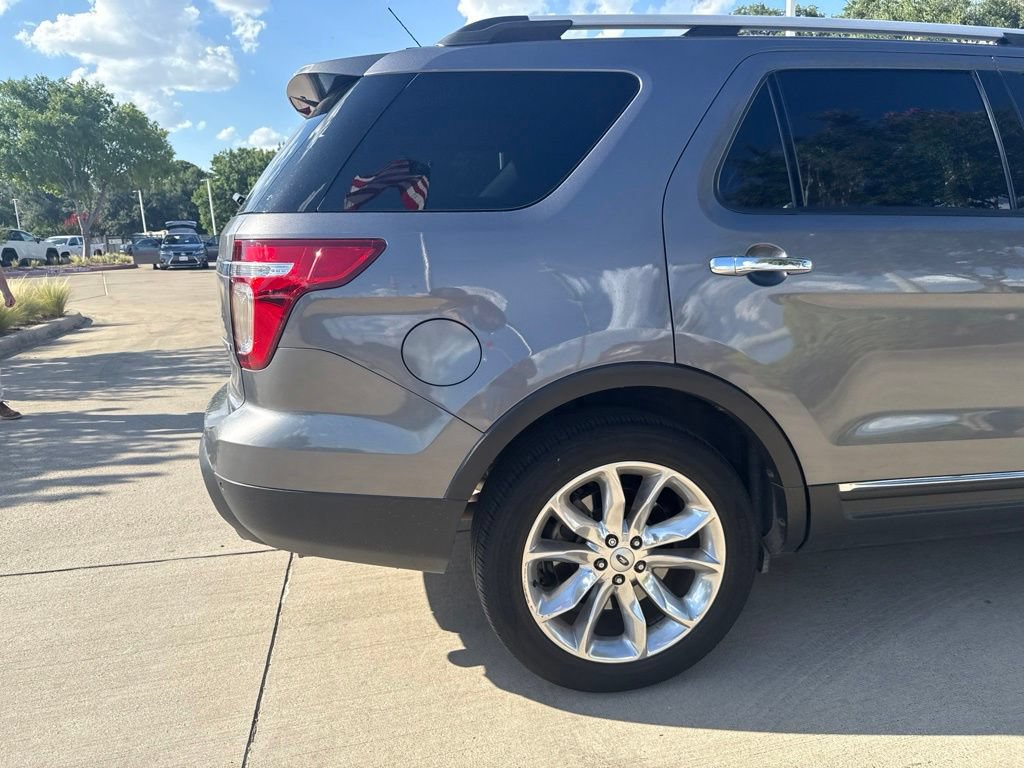 Used 2014 Ford Explorer Limited w/ Equipment Group 301A FWD image 15