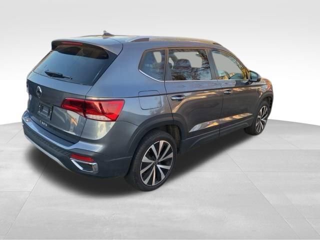 Used 2024 Volkswagen Taos SE image 9