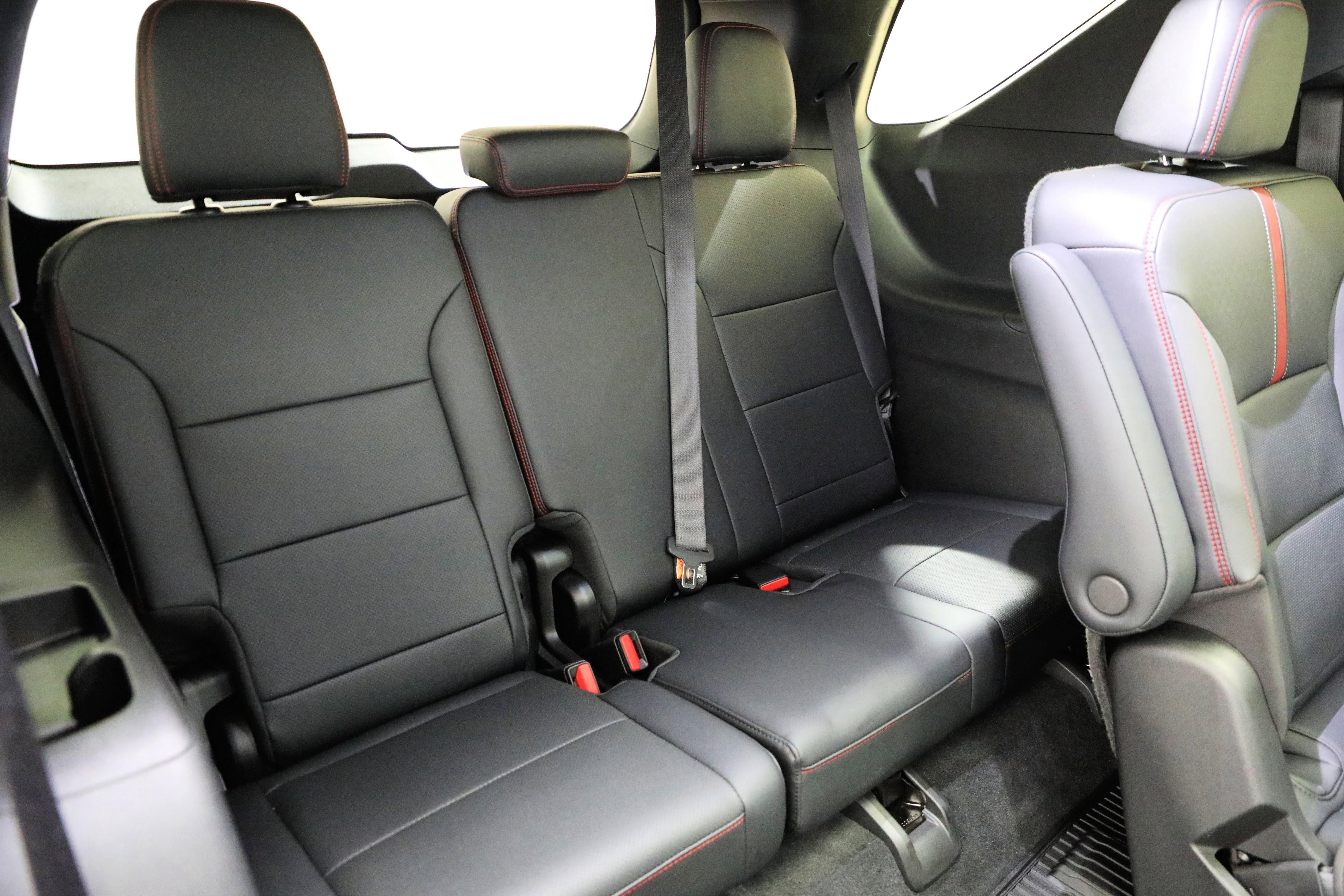 Used 2024 Chevrolet Traverse RS w/ LPO, Floor Liner Package image 11