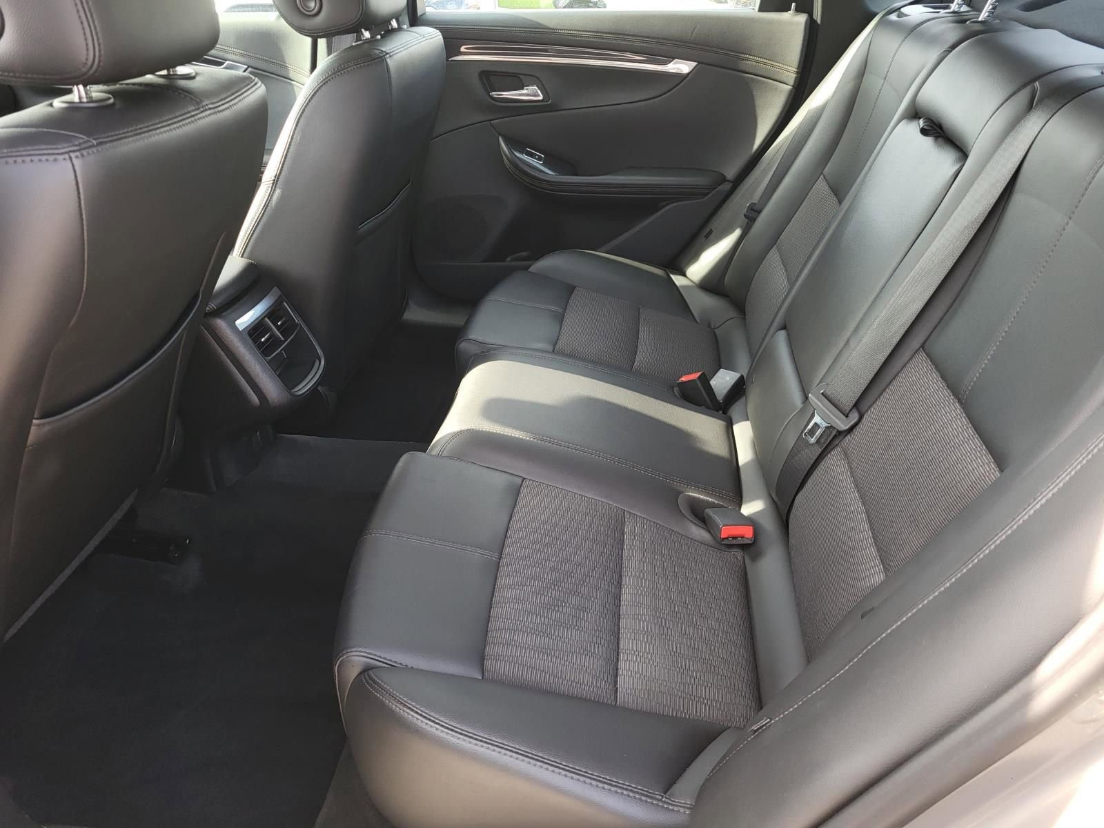 Used 2017 Chevrolet Impala LT image 11