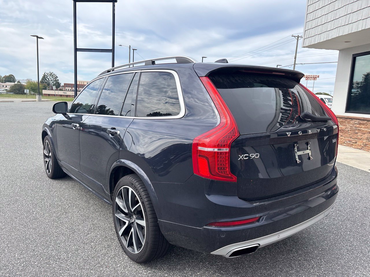 Used 2019 Volvo XC90 T6 Momentum AWD/4WD image 6