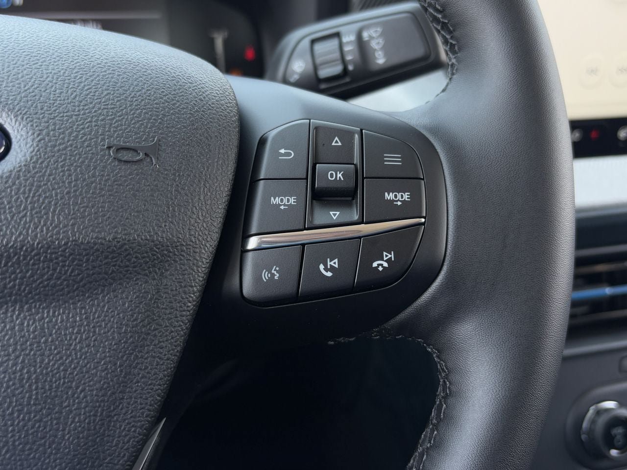 New 2026 Ford Maverick XLT w/ XLT Luxury Package FWD image 15