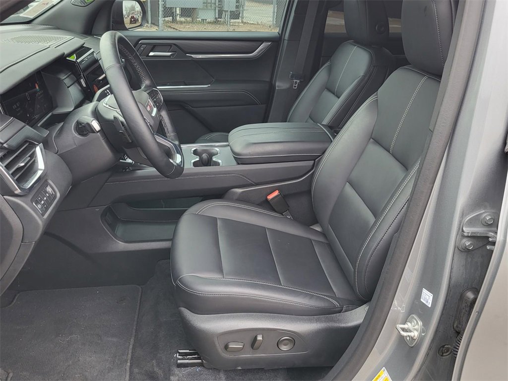 Used 2024 GMC Acadia Elevation w/ Black Edition image 17