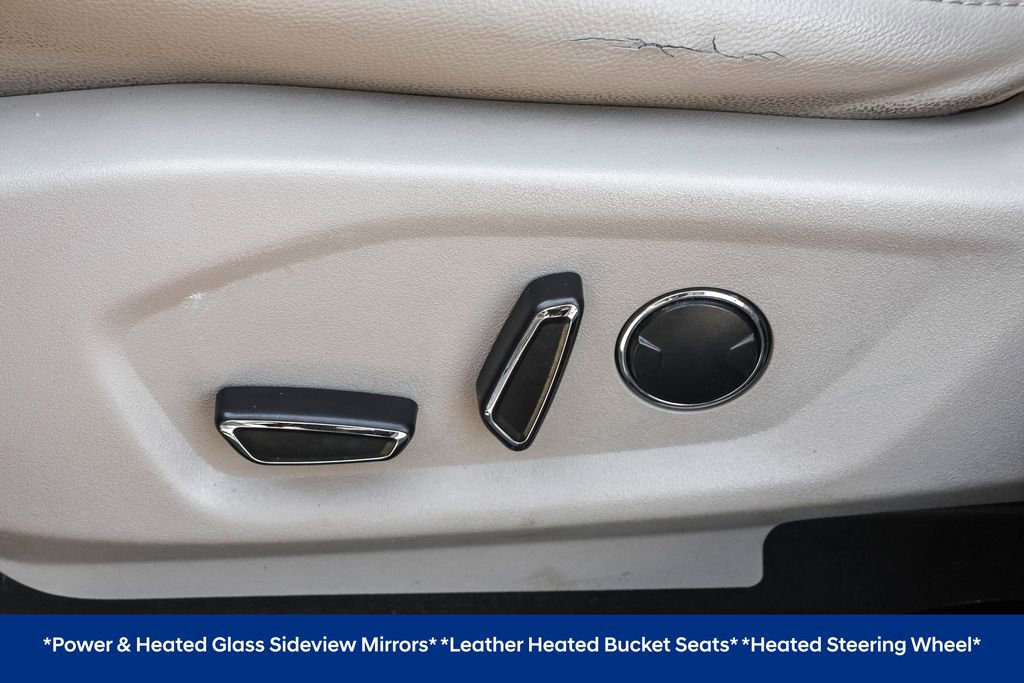 Used 2018 Ford Explorer XLT w/ Equipment Group 202A AWD/4WD image 12