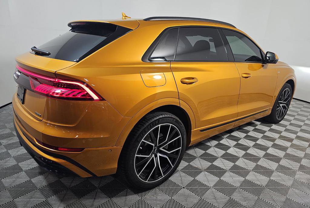 Used 2019 Audi Q8 Prestige w/ Luxury Package AWD/4WD image 2