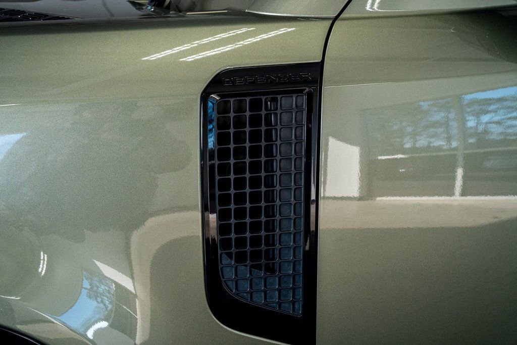 Used 2021 Land Rover Defender 110 X-Dynamic HSE image 22