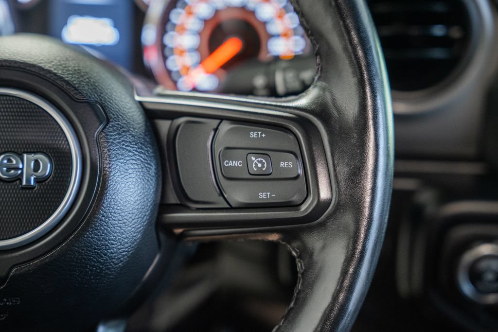 Certified 2022 Jeep Gladiator Sport AWD/4WD image 27