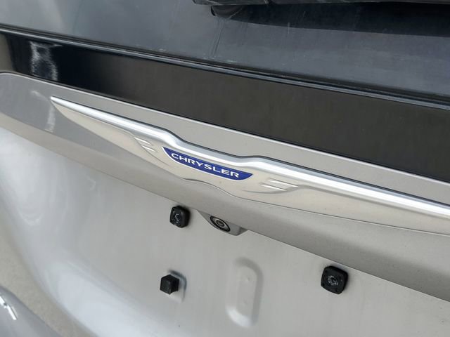 Used 2019 Chrysler Pacifica L image 5