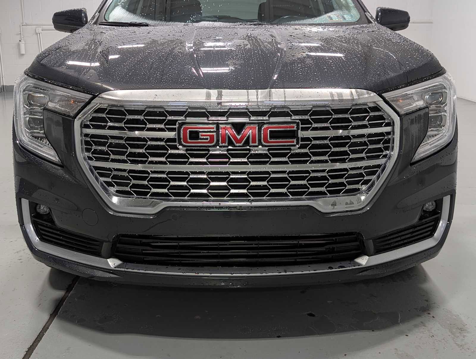 Certified 2022 GMC Terrain Denali image 2