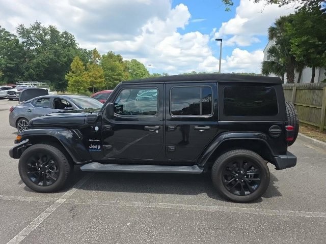 Used 2023 Jeep Wrangler Unlimited Sahara AWD/4WD image 6