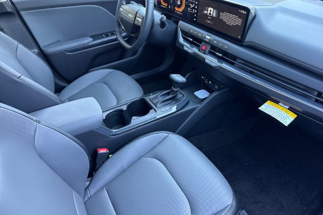 New 2026 Kia K4 EX FWD image 17
