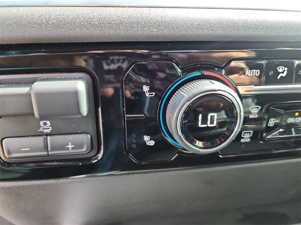 Used 2025 Chevrolet Silverado 3500 LT AWD/4WD image 24