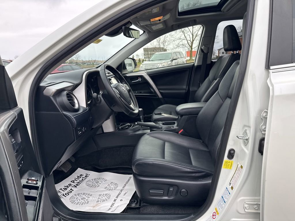 Used 2018 Toyota RAV4 Limited image 34